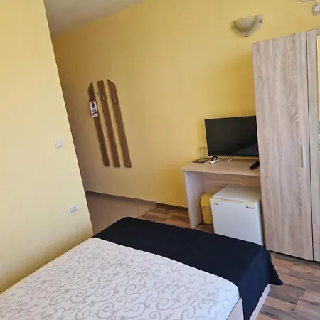 Housedenz ゲストハウス 3*