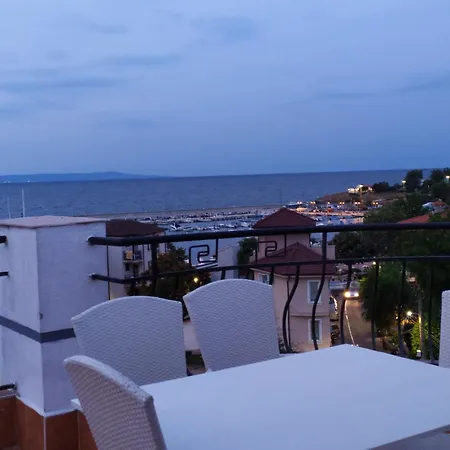 Housedenz チェルノモレツ