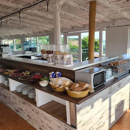 ゲストハウス Housedenz