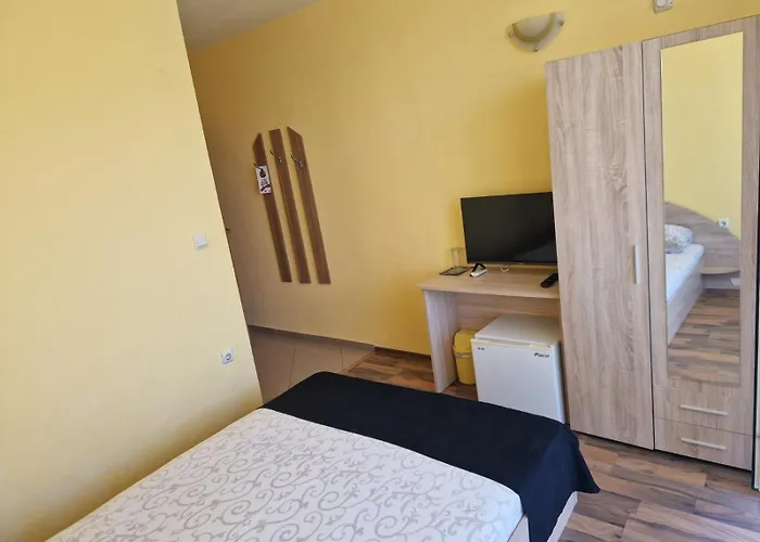 Housedenz Guest house 3*