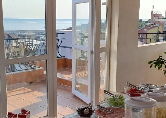 Guest house Housedenz