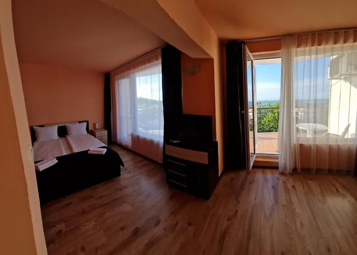 Housedenz Guest house