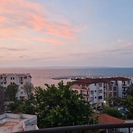 게스트하우스 Housedenz