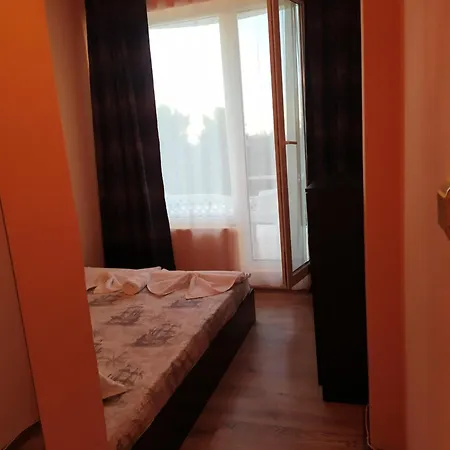 بيت ضيافة Housedenz