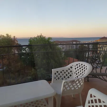 Housedenz 3* 체르노모레츠