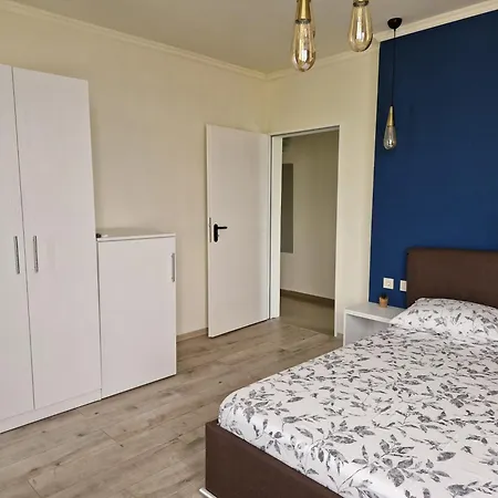 Housedenz 3* 체르노모레츠