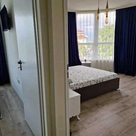 Housedenz 3* 체르노모레츠