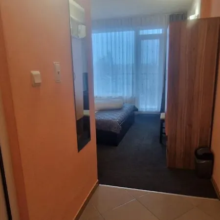 Housedenz 3*