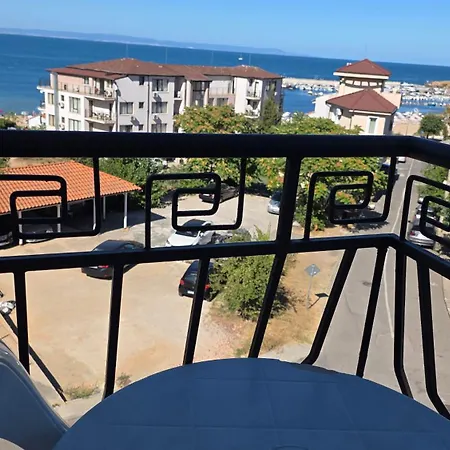 Housedenz 3* Cernomoreț