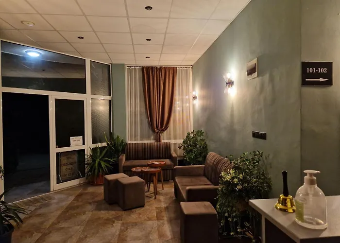 Къща за гости Housedenz