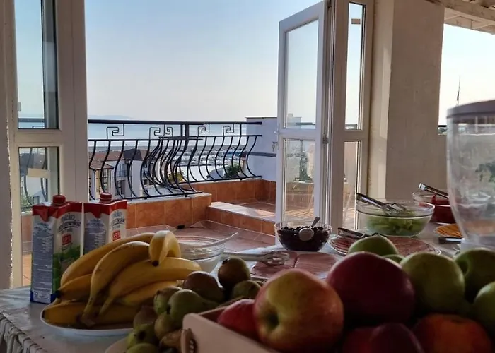 Къща за гости Housedenz 3*