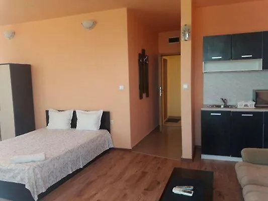 Housedenz Къща за гости 3*