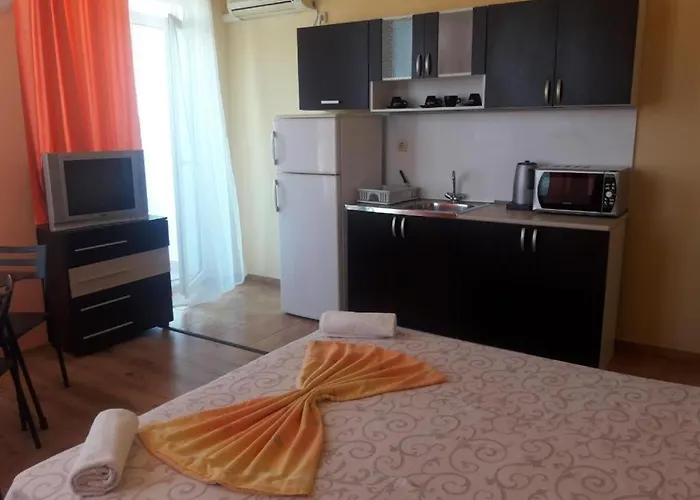 Къща за гости Housedenz Черноморец